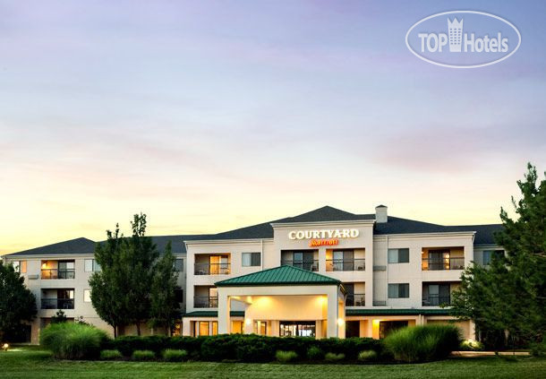 Hotelier's photos Courtyard St. Louis Airport Earth City 3*