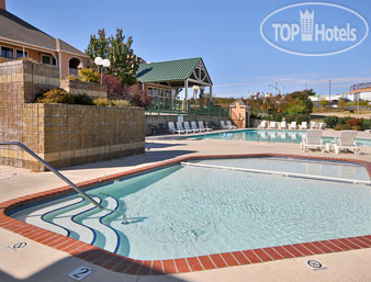 New photos from tourists Days Inn Branson 2*