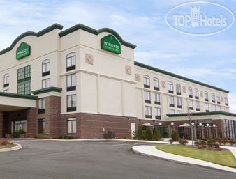 Hotel photo Wingate by Wyndham Louisville East 2*