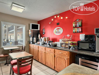 New photos from tourists Super 8 Monticello 2*