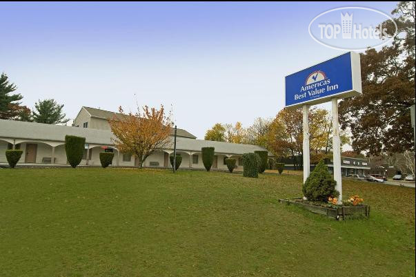 Hotelier's photos Americas Best Value Inn - North Kingstown 2*