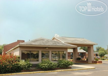 Hotelier's photos Rodeway Inn Greenwood 1*