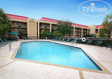 Hotelier's photos Clarion Inn Gulfport 2*