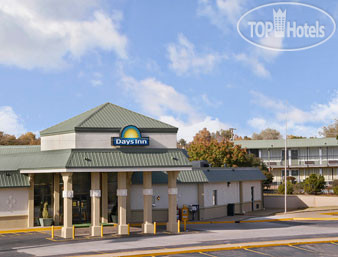 Hotelier's photos Days Inn Clinton 2*