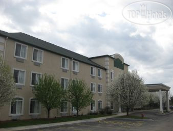 Hotelier's photos Baymont Inn And Suites Dekalb 2*