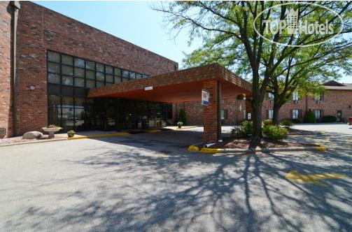 Hotelier's photos Americas Best Value Inn-Normal Bloomington 2*