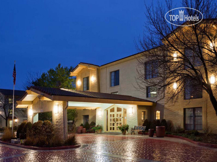 Hotelier's photos La Quinta Inn Chicago Oakbrook Terrace 2*