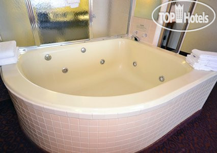 New photos from tourists Comfort Inn University Center 2*