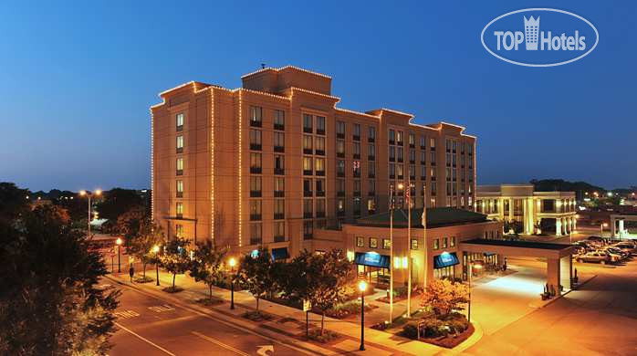 Hotelier's photos Hilton Garden Inn Virginia Beach Town Center 3*