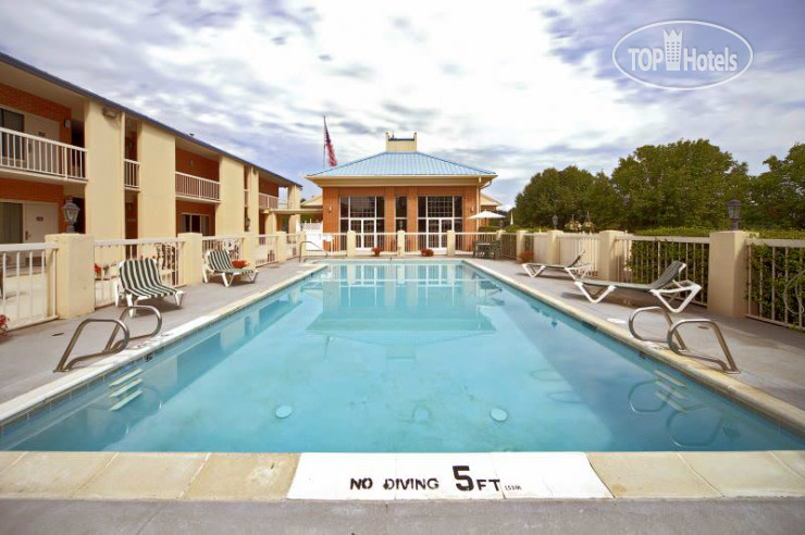 Hotel photo Nuevo Inn & Suites 3*
