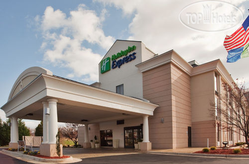 Hotelier's photos Holiday Inn Express Lynchburg 2*