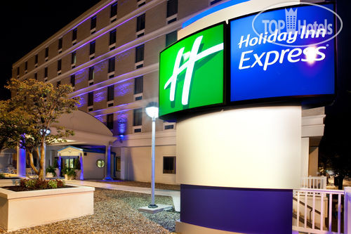 Hotelier's photos Holiday Inn Express Richmond - Downtown 2*