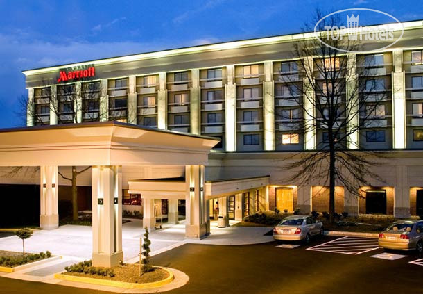 Hotelier's photos Fairfax Marriott at Fair Oaks 3*