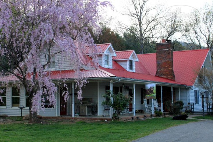 Hotelier's photos Blue Ridge Manor Bed and Breakfast 3*
