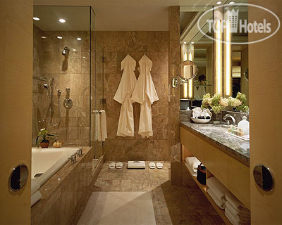 New photos from tourists Four Seasons Hotel New York 5*