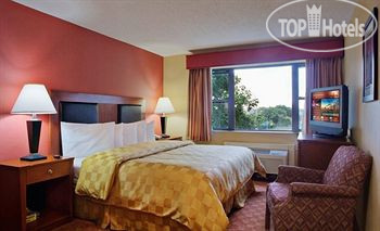 New photos from tourists Clarion Hotel La Guardia Airport 3*