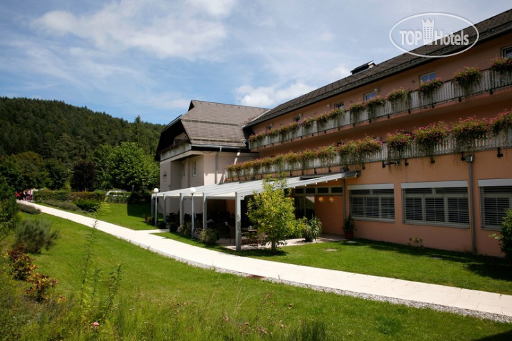 Hotelier's photos Sonnenhotel Hafnersee 4*