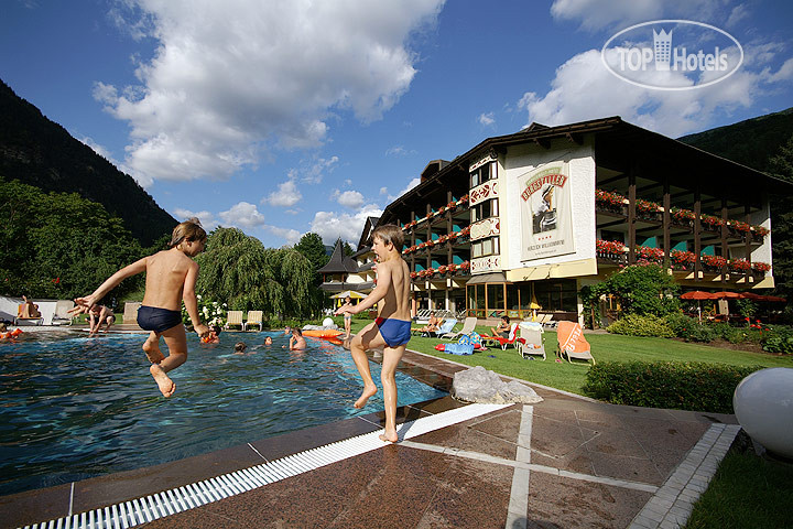 Hotel photo Familiengut Hotel Burgstaller 4*
