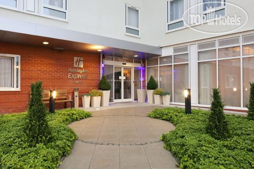 Фото Holiday Inn Express Birmingham Redditch