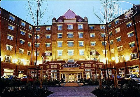 Фото DoubleTree by Hilton Hotel Dartford Bridge
