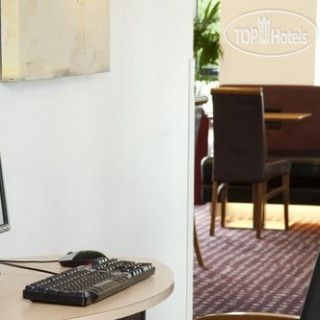Фото Holiday Inn Express Hemel Hempstead