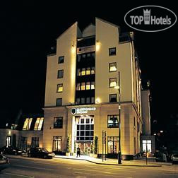 Photos Macdonald Holyrood