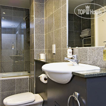 New photos from tourists 196 Bishopsgate APT