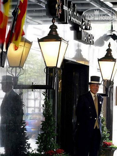 Hotelier's photos Holiday Inn Mayfair 4*
