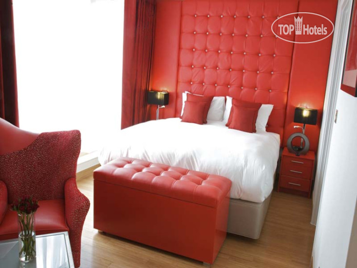 New photos from tourists Bermondsey Square 4*