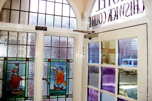 New photos from tourists Chiswick Court 1*