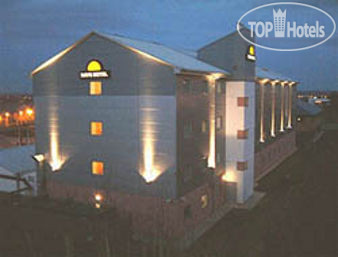 Фото Days Hotel Wakefield M1 Jct 40