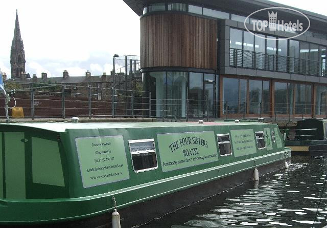 Hotelier's photos Four Sisters Boatel 4*