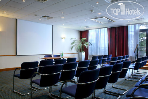 Hotel photo Holiday Inn Edinburgh-City West 3*