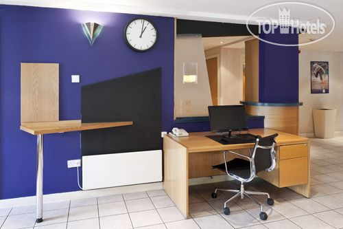 Hotelier's photos Holiday Inn Express Strathclyde Park M74, Jct.5 3*