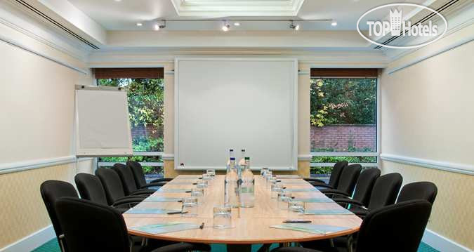 Hotelier's photos Hilton Newport 4*