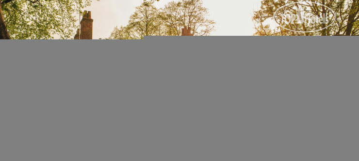 New photos from tourists Lady Anne Middletons 3*