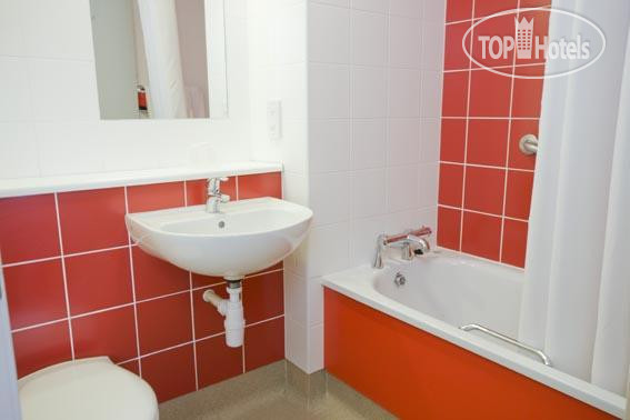 New photos from tourists Travelodge Heathrow Terminal 5 3*