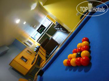 New photos from tourists Wilmslow Park 2*