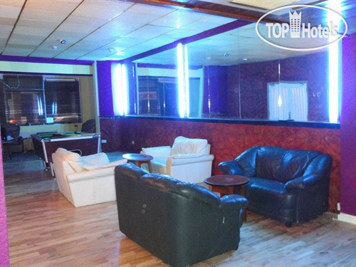 New photos from tourists 100 Pipers Hotel