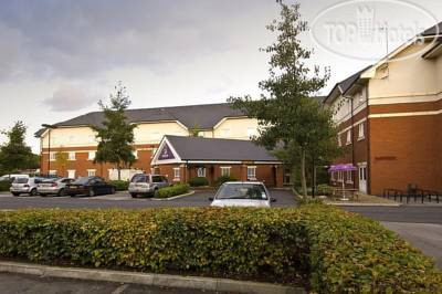 Hotelier's photos Premier Inn Warrington (M6/j21) Hotel 3*
