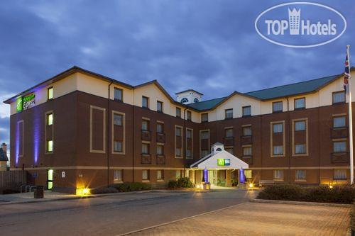 Hotelier's photos Holiday Inn Express Bristol-North 3*