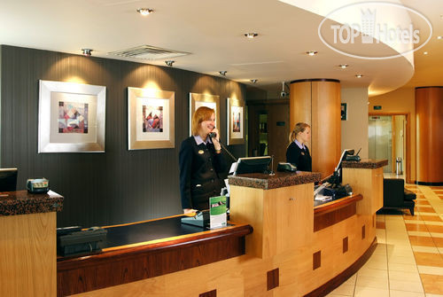 Hotel photo DoubleTree by Hilton Woking 4*