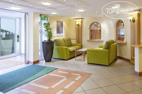 Hotelier's photos Holiday Inn Express Slough 3*