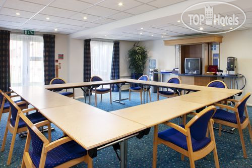 Hotelier's photos Holiday Inn Express Gloucester - South M5, Jct.12 3*