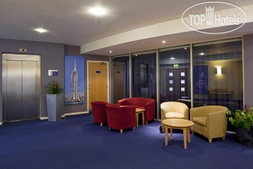 Hotelier's photos Holiday Inn Express Portsmouth-Gunwharf Quays 3*