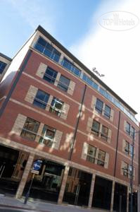 Hotelier's photos Roomzzz Leeds City 4*