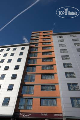 Hotelier's photos Roomzzz Leeds Citywest 4*