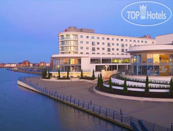 Hotelier's photos Ramada Plaza Southport 4*