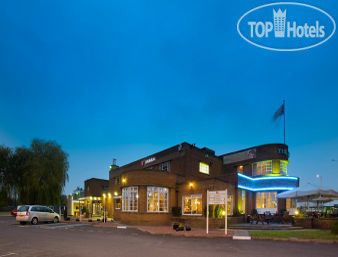 Hotelier's photos Ramada Hatfield 3*