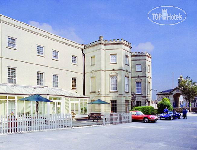 Hotelier's photos Arnos Manor 3*
